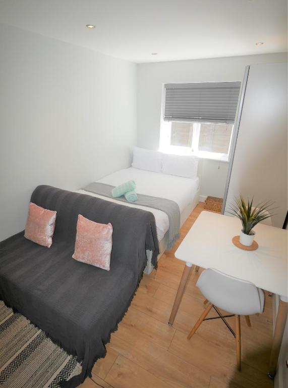 Turay Court Holiday Apartments room 1